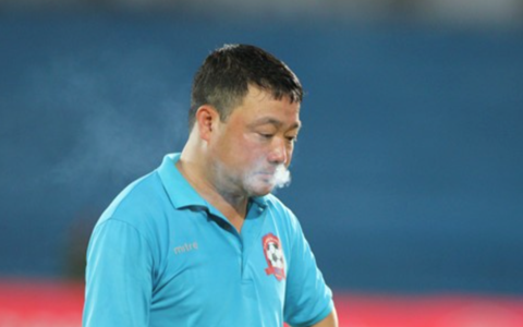 Ảnh bài viết HLV Trương Việt Hoàng một mực bảo vệ CĐV Hải Phòng