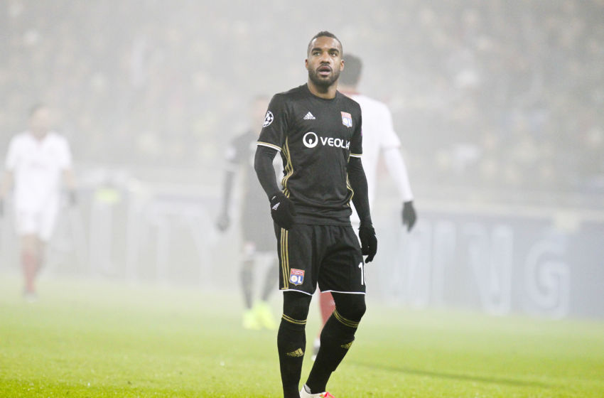 Chuyển nhượng Pháp 26/06: Real có "vật tế thần" vụ Mbappe; Lyon hét giá Lacazette