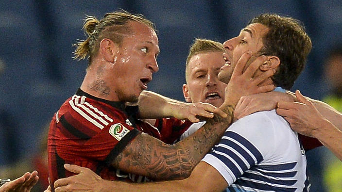 Ảnh bài viết Những khoảnh khắc điên rồ trong bóng đá năm 2015