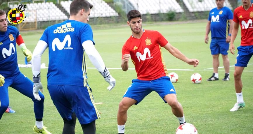 Asensio lém lĩnh trên sân tập U21 Tây Ban Nha
