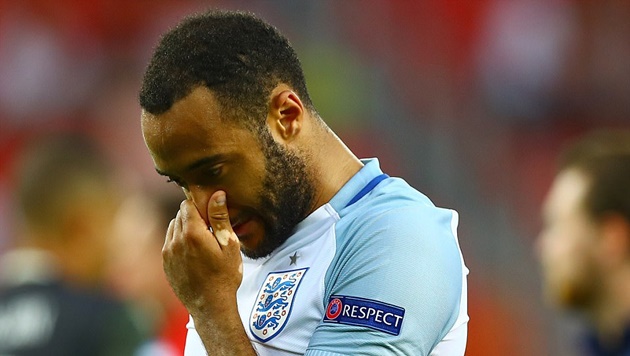 Nathan Redmond sút hỏng phạt đền, U21 Anh gục ngã trước cổng thiên đường