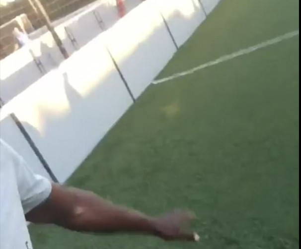 Ảnh bài viết Sợ hiểu lầm, Lukaku vừa đá vừa che logo Chelsea