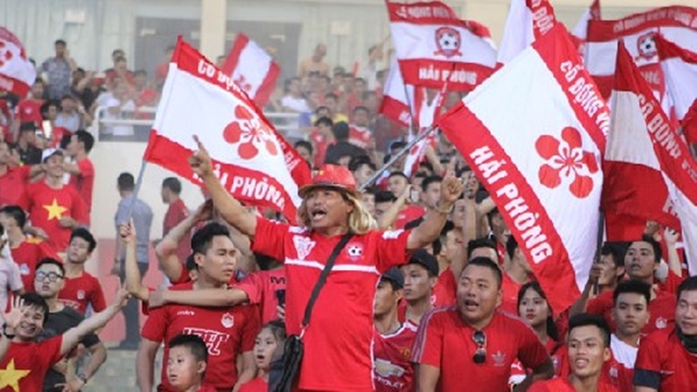Ảnh bài viết Chuyện lạ: VPF "bất lực" với CĐV Hải Phòng