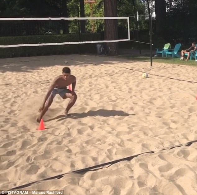 Ảnh bài viết Quyết ghi điểm với Mourinho, Rashford 'chấp' cái nóng tại Ba Lan