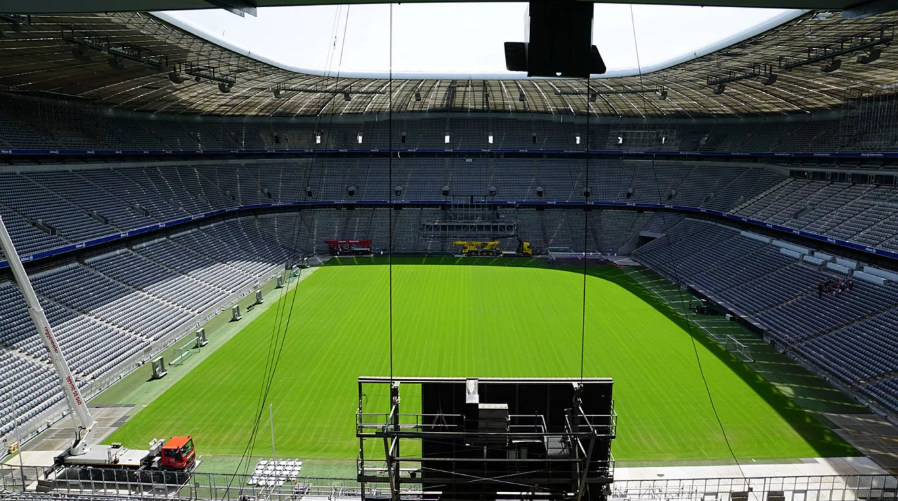 Tiết kiệm điện, Bayern đem 'hàng' mới về Allianz Arena