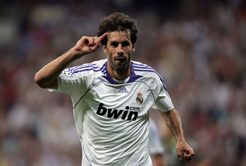 Khả năng săn bàn thính nhạy của Ruud van Nistelrooy