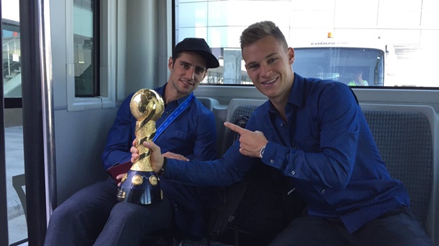 Chùm ảnh: Dàn sao Đức vô địch Confeds Cup được chào đón như người hùng