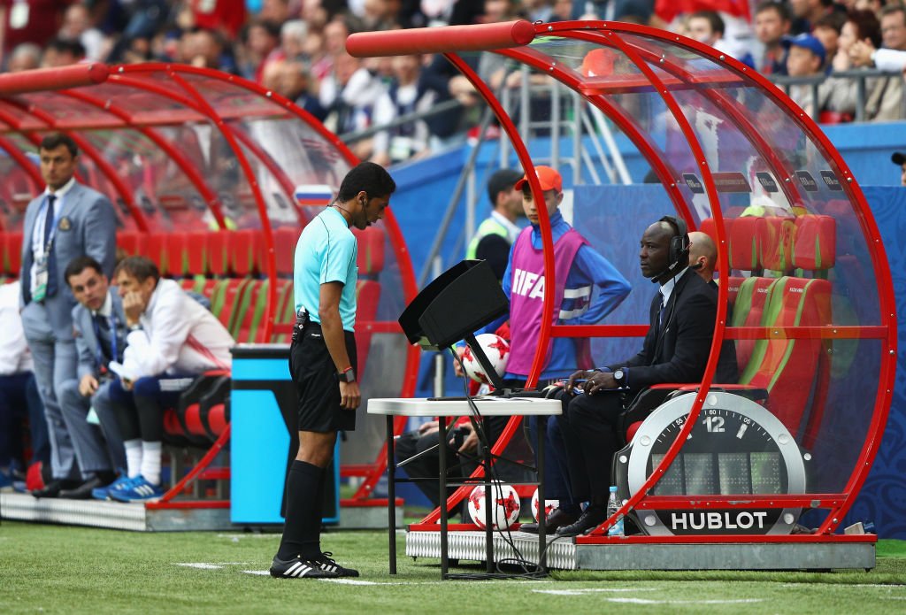 Công nghệ trọng tài video (VAR): Mặt trái ở Confeds Cup