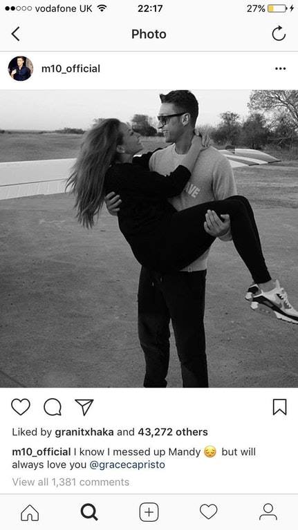 Ảnh bài viết Oezil "hú vía" vì bị hack tài khoản