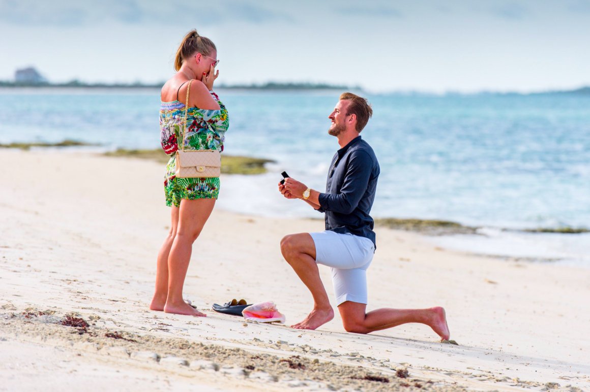 Harry Kane cầu hôn thành công bạn gái