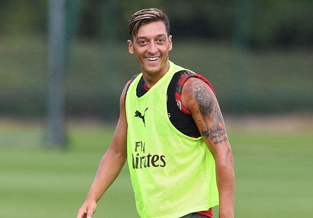 Ảnh bài viết Ozil háo hức chờ ngày 'dọn cỗ' cho Lacazette