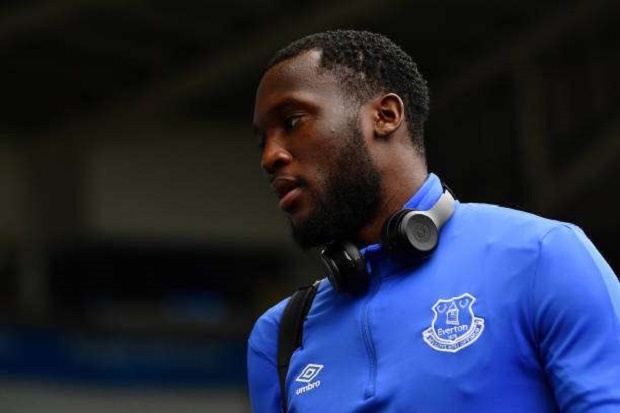 Để Lukaku rơi vào tay Man United, Chelsea bị NHM troll không thương tiếc