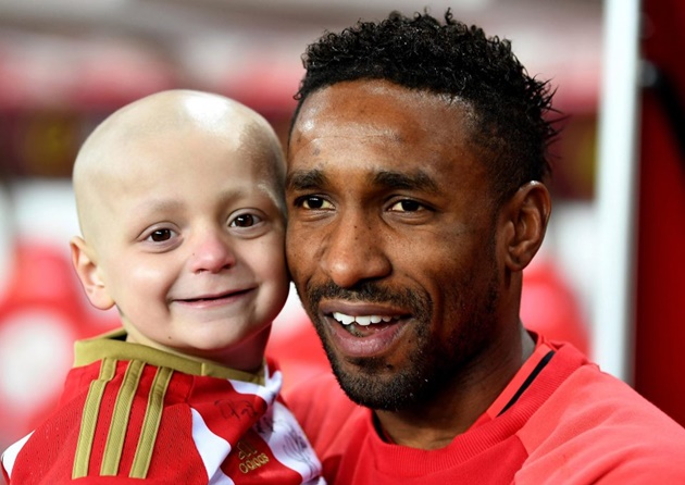 Người bạn nhỏ qua đời, trái tim Jermaine Defoe như vỡ vụn