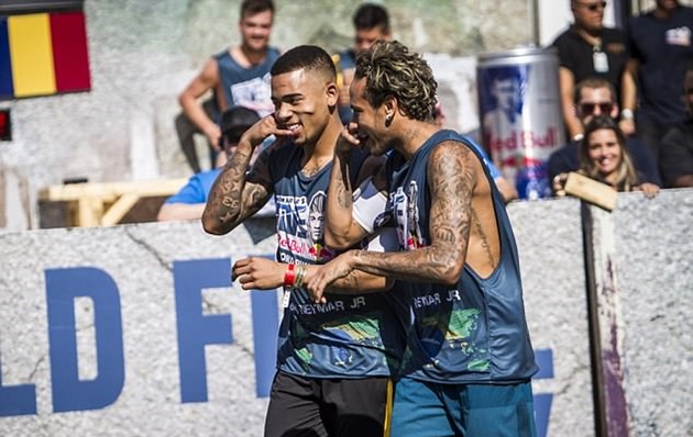 Ảnh bài viết Neymar và Jesus được chào đón như người hùng ở quê nhà