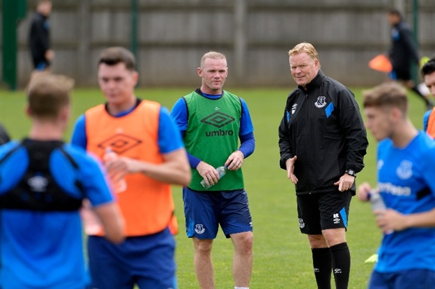 Ảnh bài viết Rooney dính như sam bên Koeman trong buổi tập đầu tại Everton