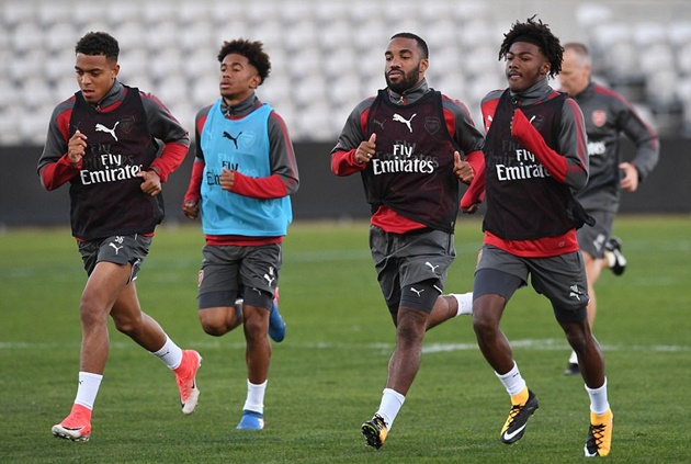 Ảnh bài viết Arsenal phấn khích, làm quen sân Sydney