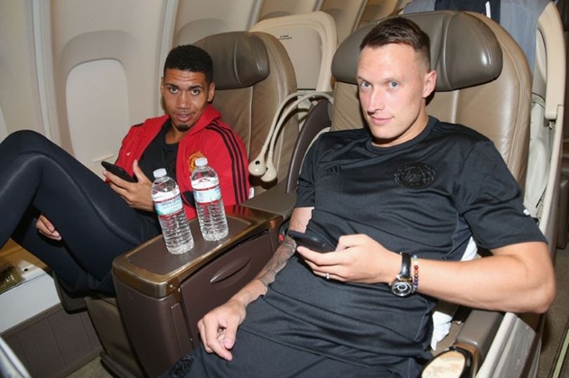 Ảnh bài viết SỐC: West Brom hỏi mua cặp trung vệ của Man Utd