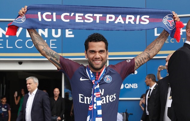 Ảnh bài viết Dani Alves: 'Xin lỗi nhé Pep Guardiola, tôi đến PSG để trở thành nhà vô địch'