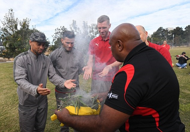Ảnh bài viết Dàn sao Arsenal trải nghiệm 'một ngày làm thổ dân'
