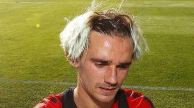 Hội quân cùng Atletico Madrid, Griezmann trình làng mái tóc 'cực dị'