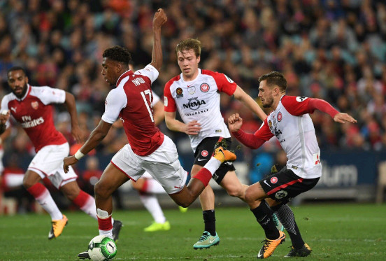 Alex Iwobi chơi đầy nỗ lực trước Western Sydney Wanderers