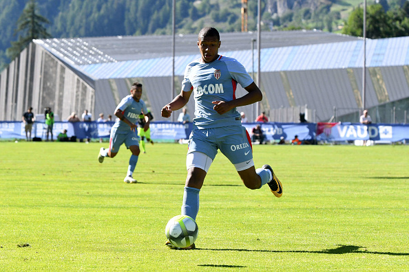 Ảnh bài viết CĐV Real "tuyệt vọng" với Mbappe