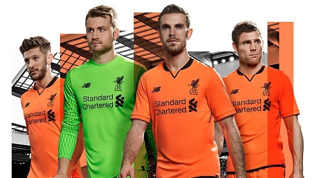 Liverpool ra mắt áo đấu màu cam lạ lẫm