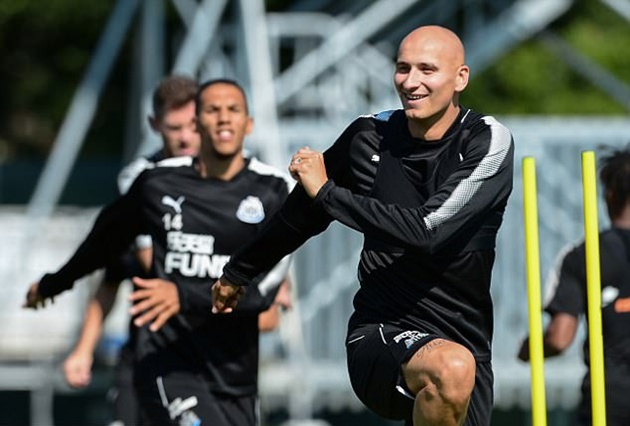 Ảnh bài viết Rộn tiếng cười trong ngày Newcastle hội quân