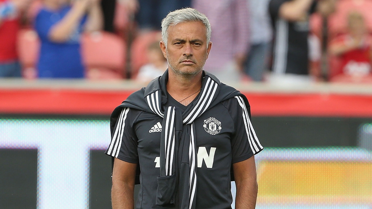 Ảnh bài viết Đối thoại Mourinho: 'Tôi sẽ mua ít hơn dự kiến, vì thị trường quá khốc liệt'