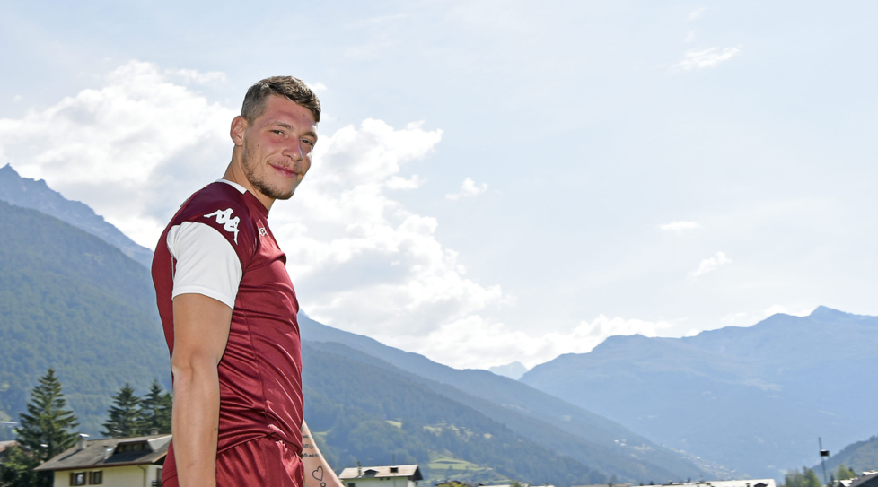 Ảnh bài viết Giữa bão tin đồn, Belotti lại xuất hiện tươi rói trên sân tập của Torino