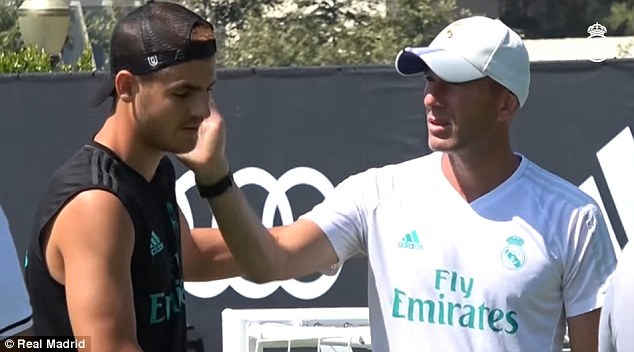 Ảnh bài viết Morata bịn rịn chia tay Real Madrid, đã đặt chân xuống London