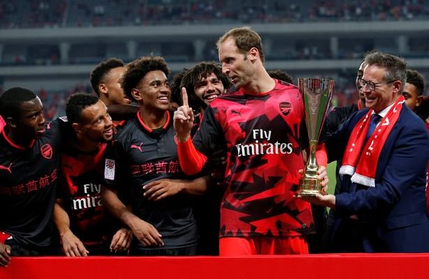Cech không cho đồng đội ăn mừng cúp giao hữu ICC