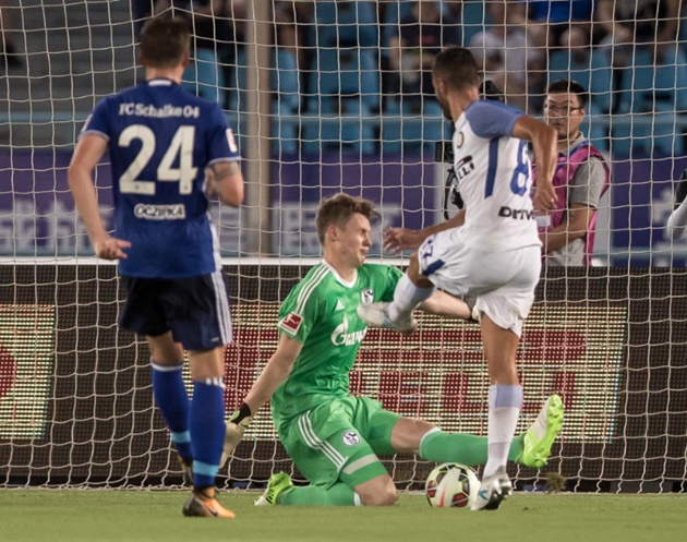 Phung phí cơ hội, Inter Milan suýt ôm hận trước dàn sao trẻ Schalke