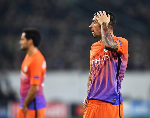 Ảnh bài viết XÁC NHẬN: Guardiola "đau đớn" nhìn Kolarov ra đi