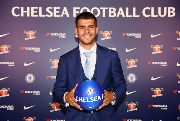 Ảnh bài viết Alvaro Morata rạng rỡ cầm áo đấu Chelsea