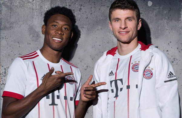 Ảnh bài viết Bayern Munich ra mắt áo đấu dự Champions League đầy "sang chảnh"