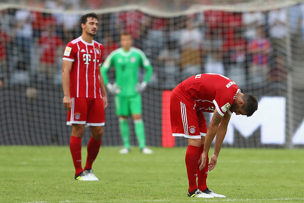 Địa chấn tại Trung Quốc, Milan cho Bayern 'phơi xác'