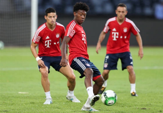 Ảnh bài viết James tiếp tục quan sát trận đấu của Bayern từ ghế dự bị