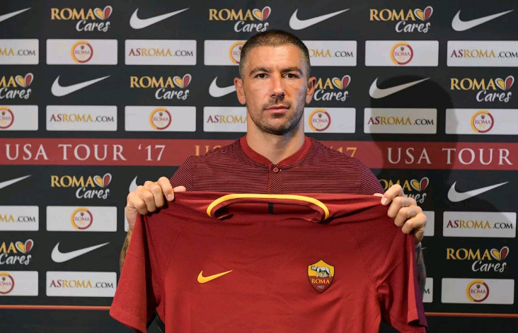 Ảnh bài viết CHÍNH THỨC: Man City tiếp tục chia tay hậu vệ