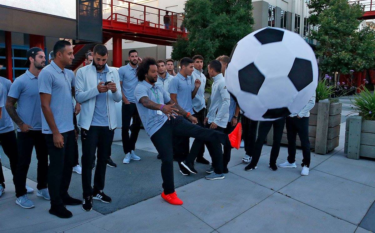 Ảnh bài viết Dàn sao Real Madrid thoải mái vui đùa trước trận gặp Man Utd