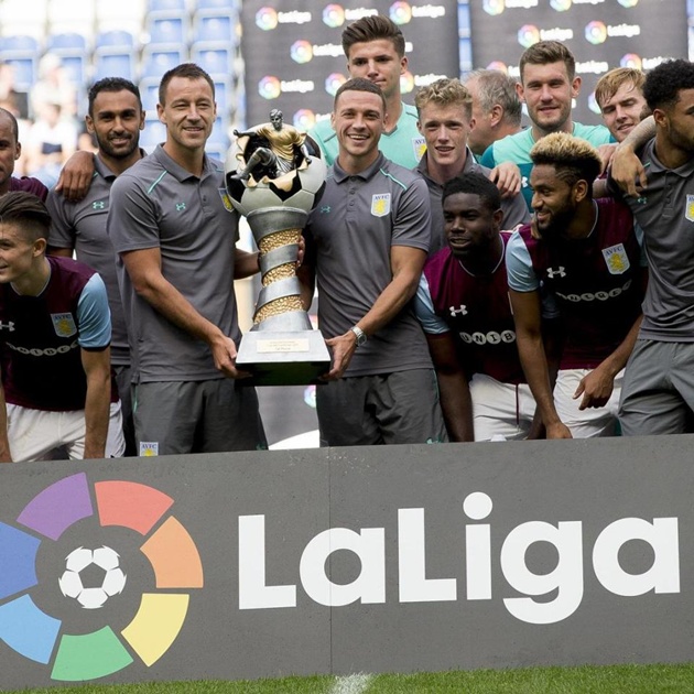 Ảnh bài viết Chưa đá, Terry đã có cúp với Aston Villa