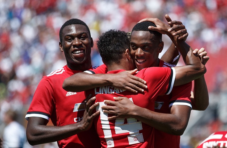 Lindelof hóa tội đồ, Man Utd vẫn giành thắng lợi trên chấm luân lưu