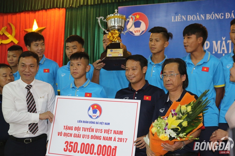 U15 Việt Nam được thưởng lớn trong ngày được vinh danh