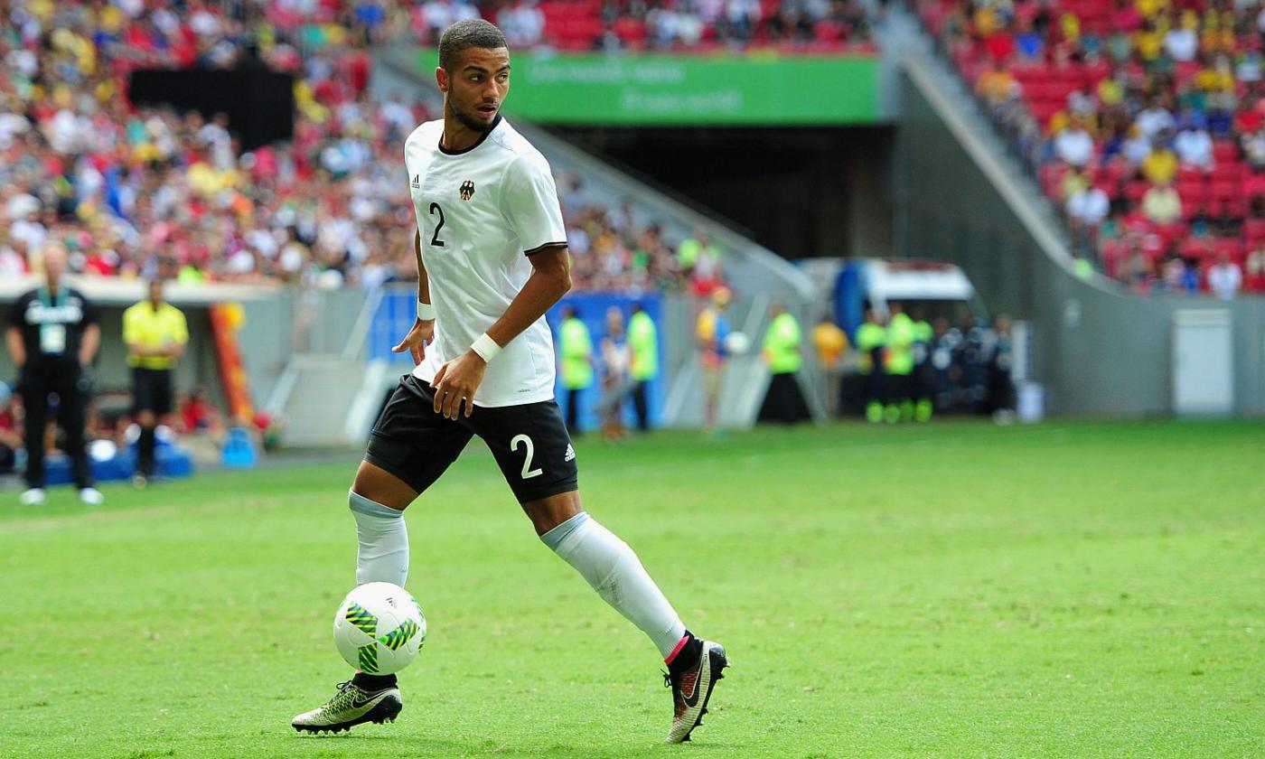 Bán Kyle Walker, Tottenham sang Đức tìm người thay thế