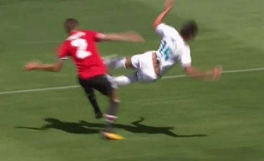 Ảnh bài viết Fan Man Utd sợ Lindelof sẽ mang họa cho Man Utd trong tương lai