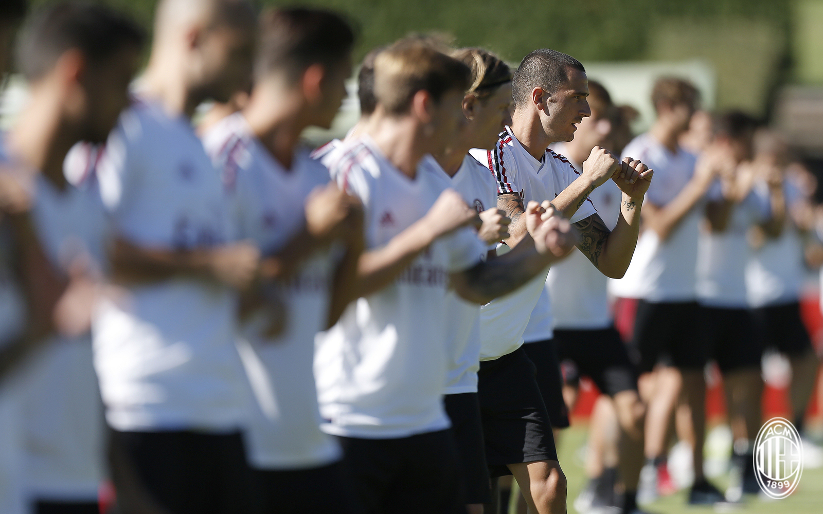 Ảnh bài viết Bonucci 'nhăn mặt' nghe chỉ dẫn từ HLV