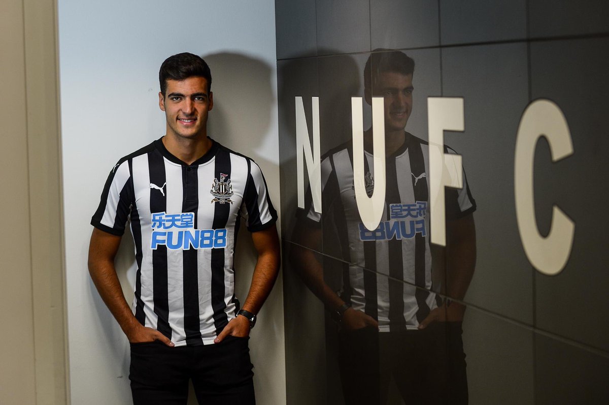 Ảnh bài viết CHÍNH THỨC: Sao trẻ Dortmund cập bến Newcastle 