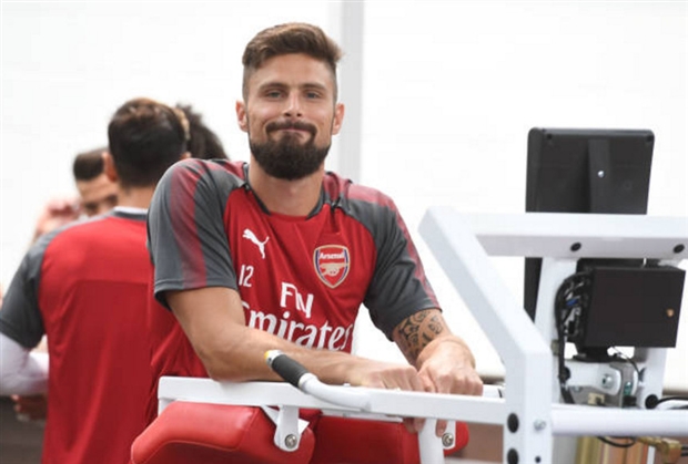 Ảnh bài viết Arsenal đấu Benfica, Giroud 'hất' Lacazette lên ghế dự bị