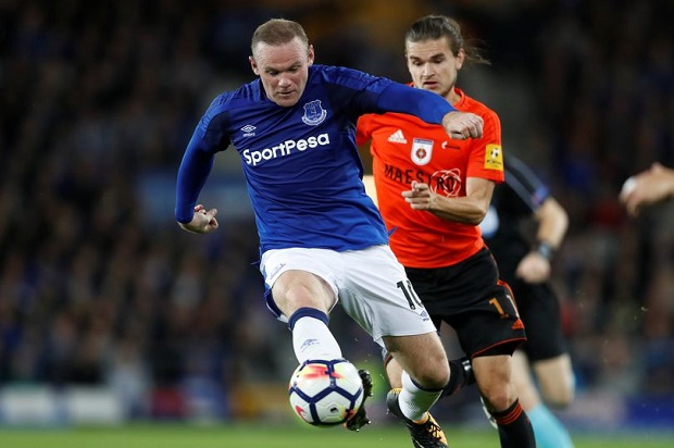 Tân binh Everton so sánh Rooney với huyền thoại Barca