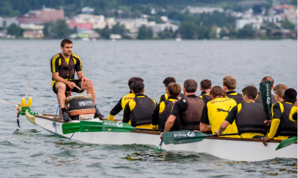 Ảnh bài viết Chán chơi bóng, sao Dortmund rủ nhau đi đua thuyền